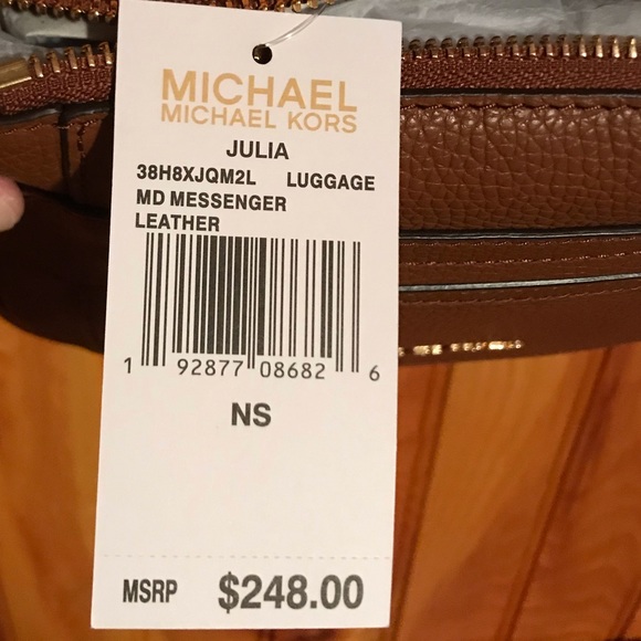 🚫Sold🚫Michael kors julia luggage messenger - Picture 8 of 8